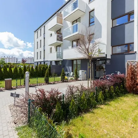 Mistral With Parking By Renters *