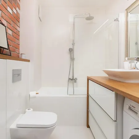 Mistral With Parking By Renters