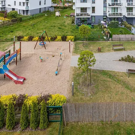 Mistral With Parking By Renters