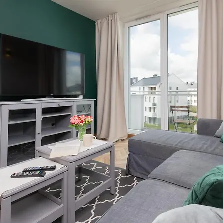 Mistral With Parking By Renters